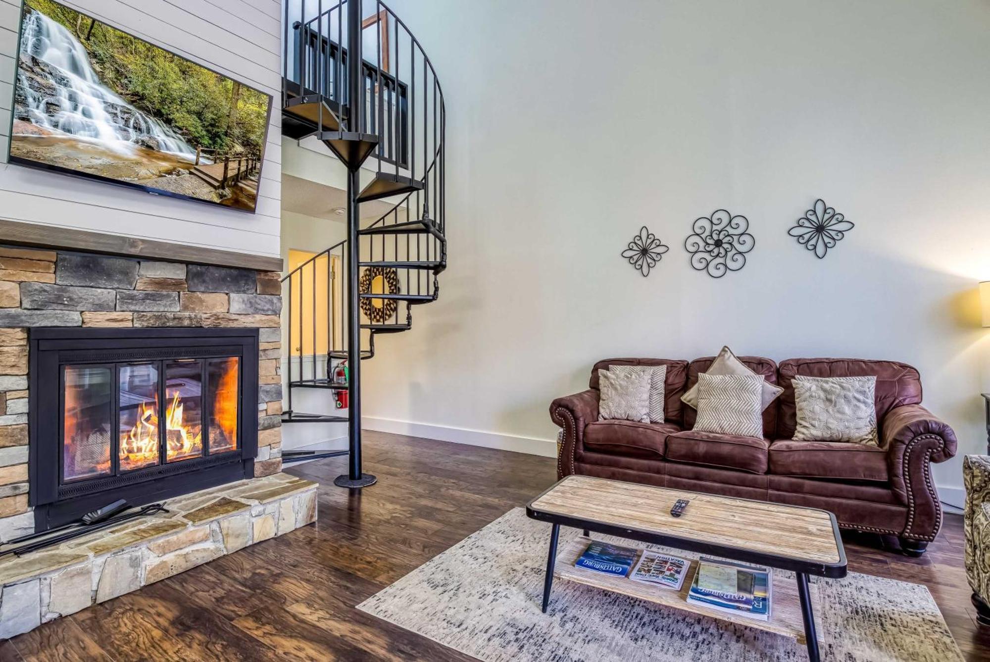 Gatlinburg Mountain Townhome With Pool Access! ภายนอก รูปภาพ