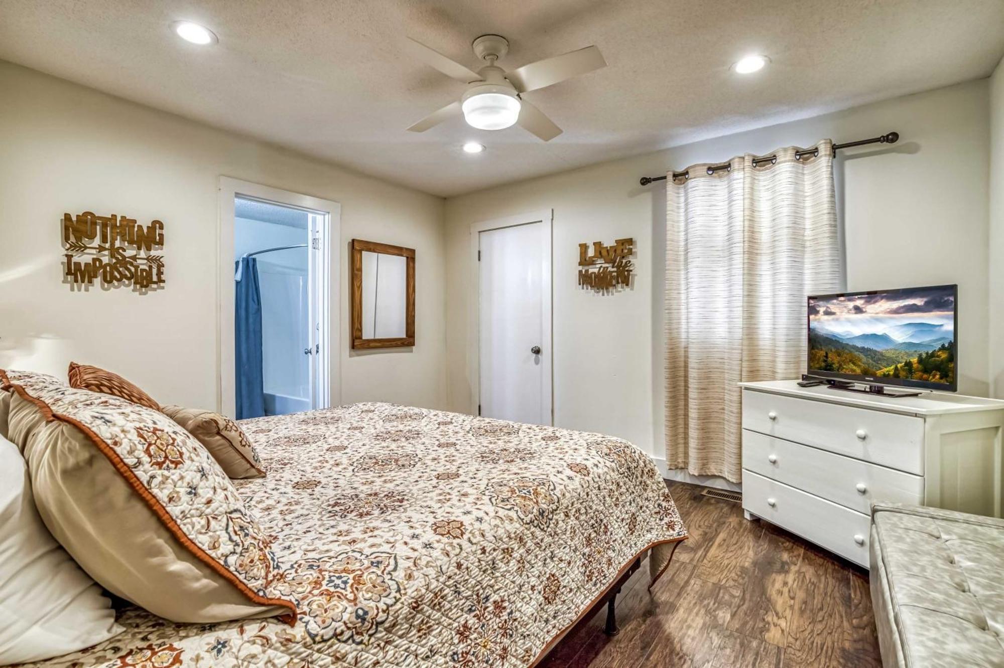Gatlinburg Mountain Townhome With Pool Access! ภายนอก รูปภาพ